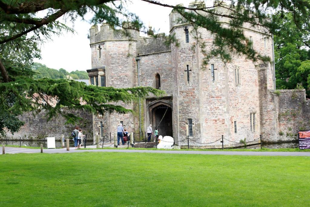Hotel The Ancient Gatehouse & Rugantino Restaurant Wells Esterno foto