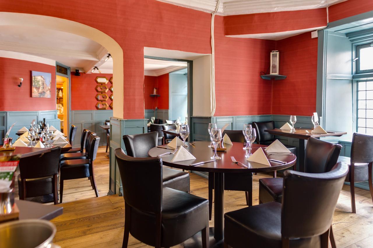 Hotel The Ancient Gatehouse & Rugantino Restaurant Wells Esterno foto