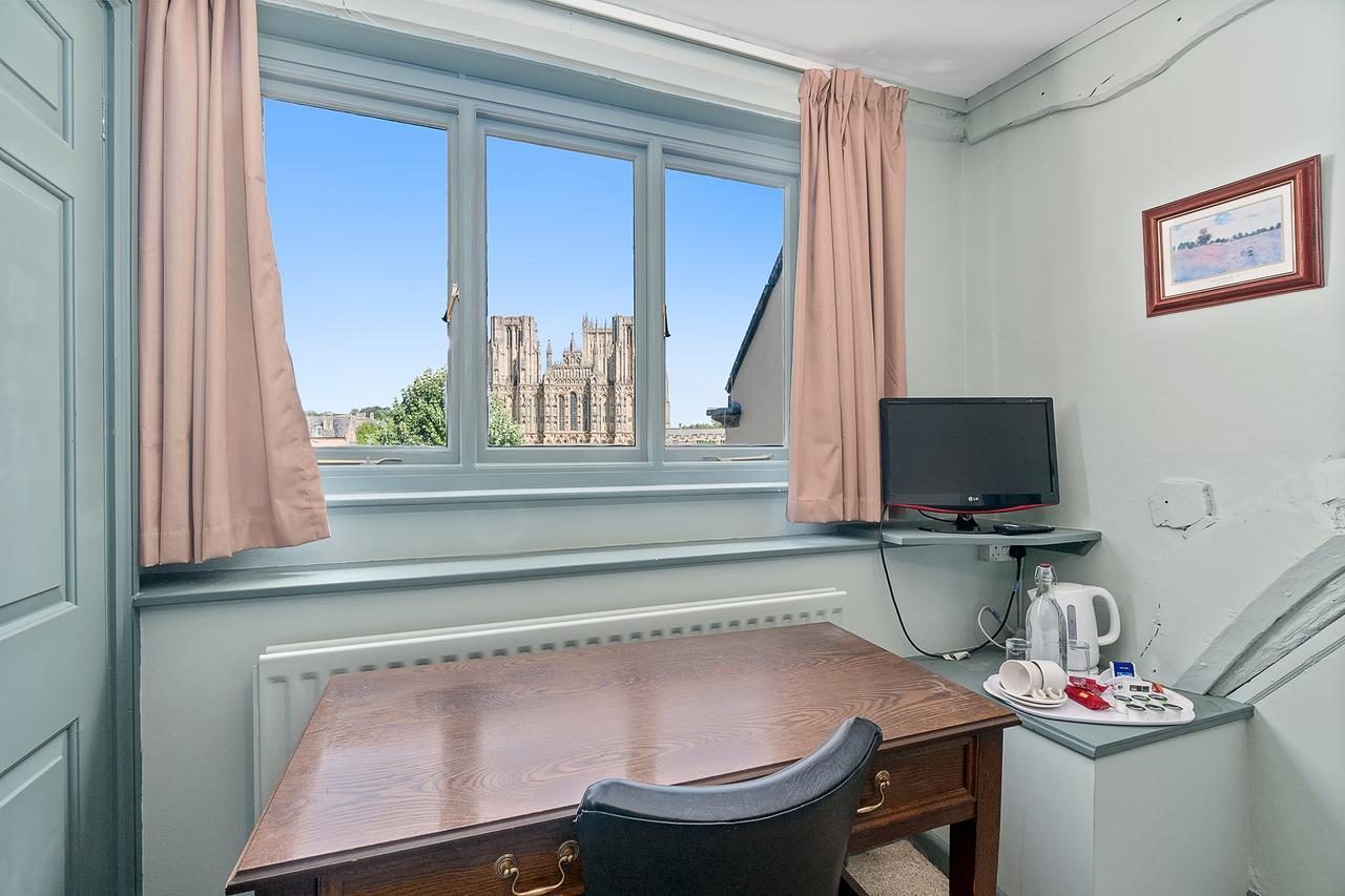 Hotel The Ancient Gatehouse & Rugantino Restaurant Wells Esterno foto