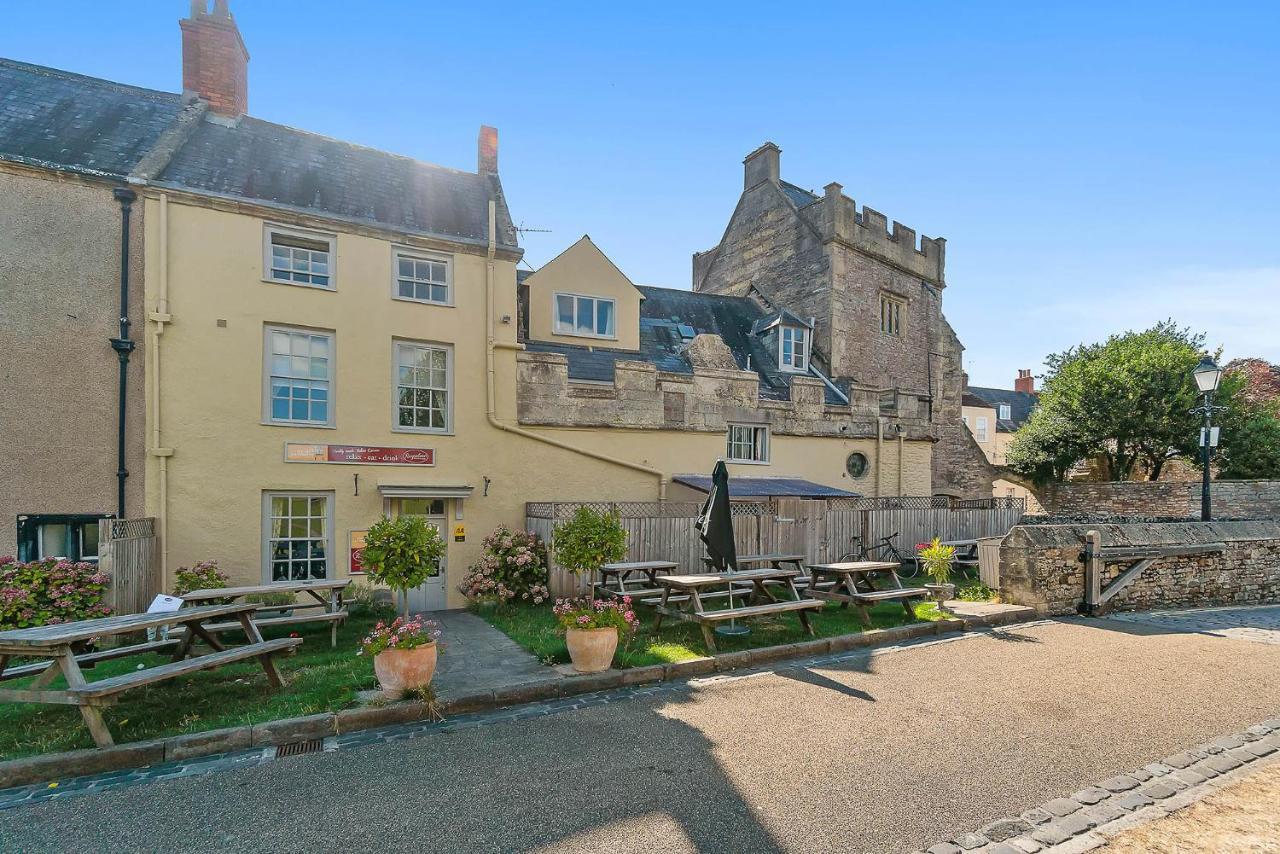 Hotel The Ancient Gatehouse & Rugantino Restaurant Wells Esterno foto